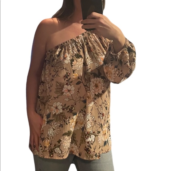 Entro Floral One Sleeved Blouse - Picture 5 of 6